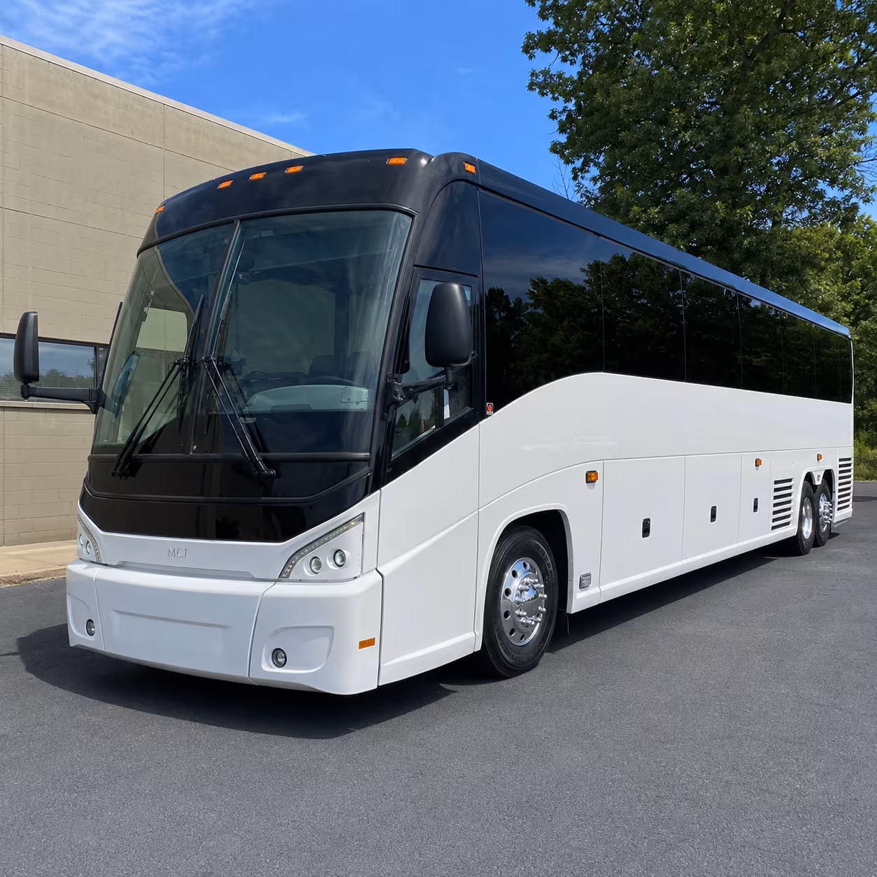 choosing the right bus for a ski trip to stevens pass or crystal mountain