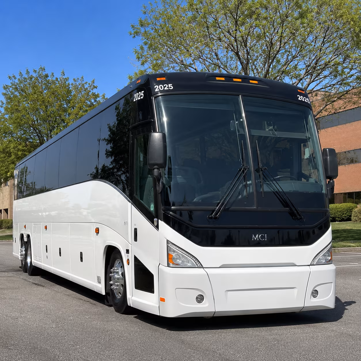 everett charter bus services exterior