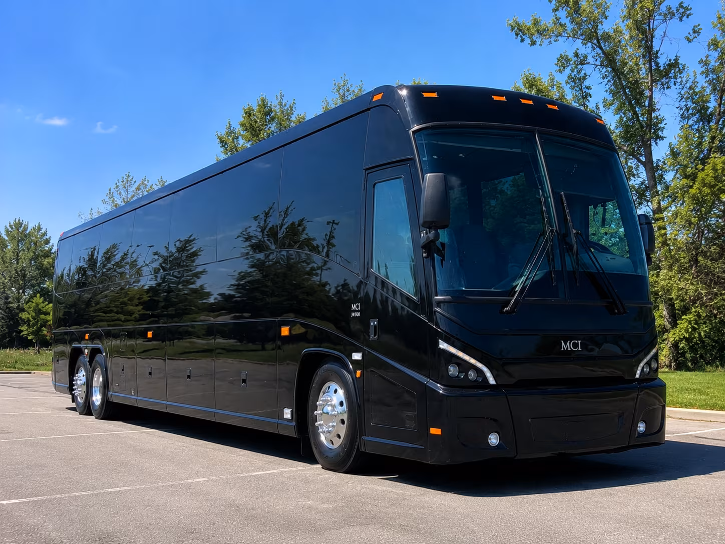 everett charter bus services fleet